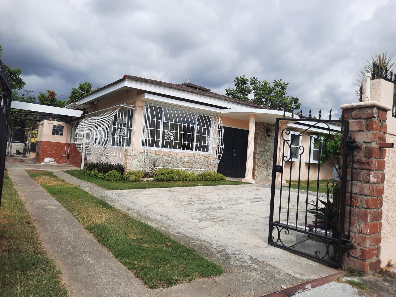House for Rent   Kingston 6