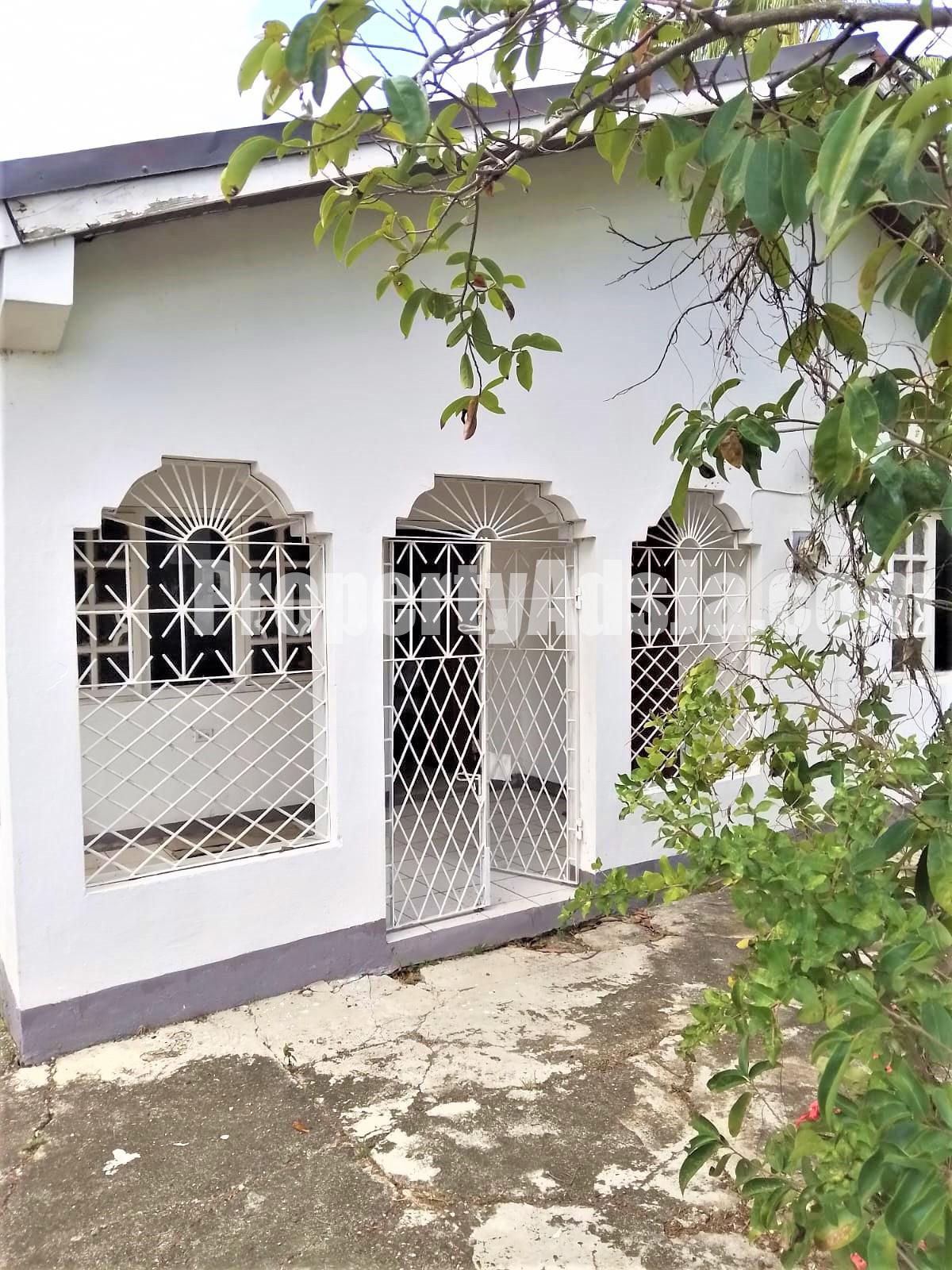 6 bed House For Sale in MAY PEN, Clarendon, Jamaica