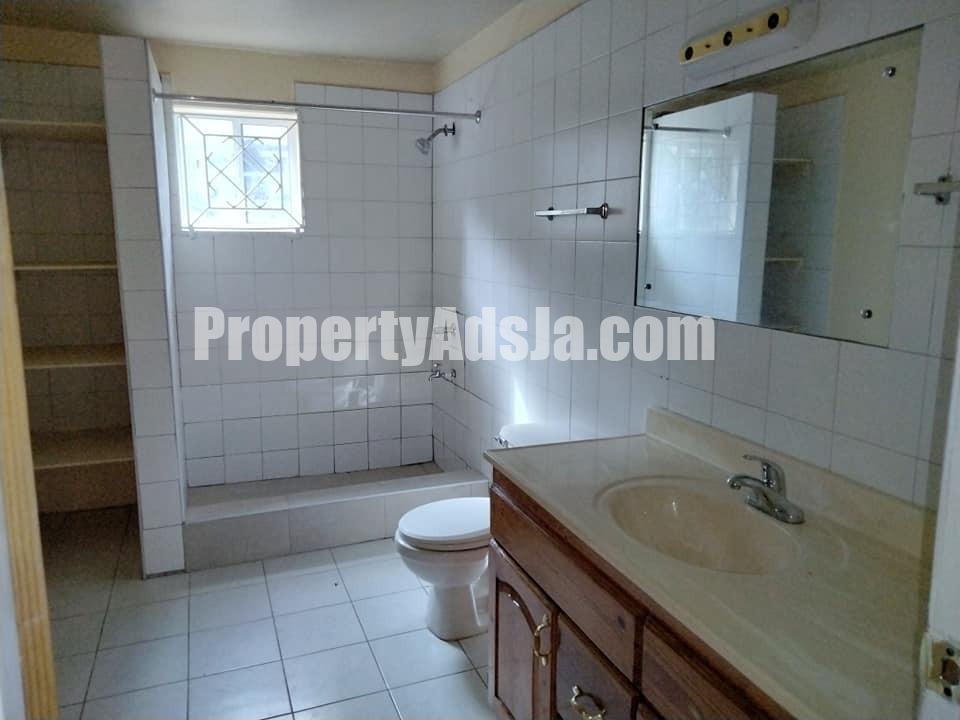 2 bed House For Rent in kingston, Kingston / St. Andrew, Jamaica