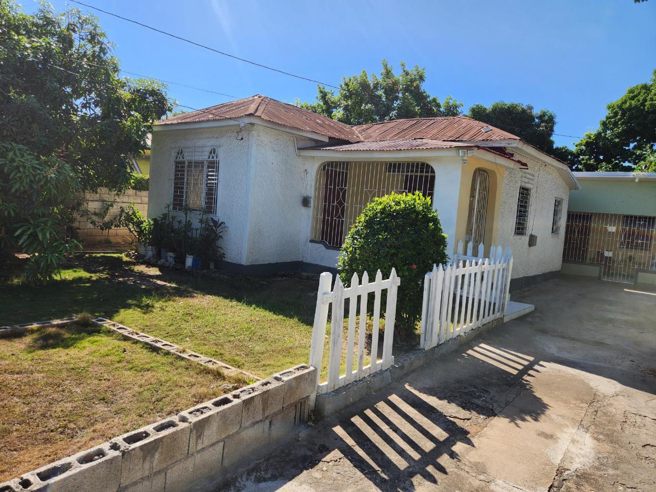 House for Sale   Kingston 11