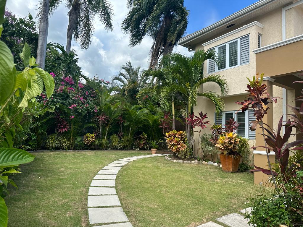 Townhouse for Rent   Cherry Gardens