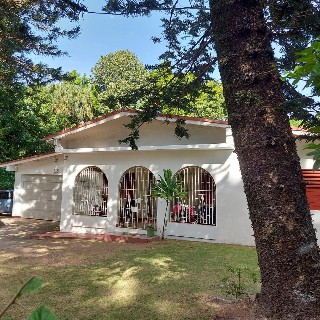 House for Sale   Kingston 9