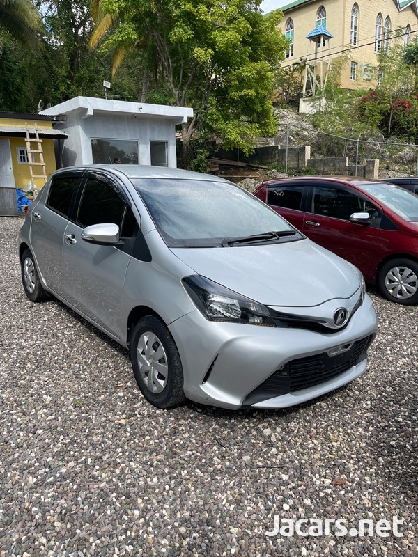 Toyota Vitz 1,0L 2015