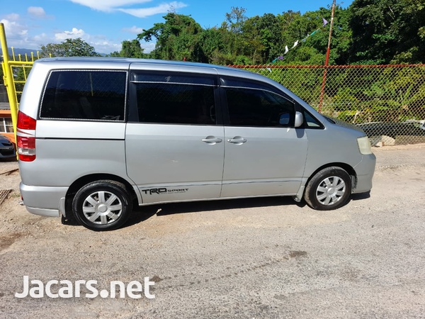 Toyota Noah 2,0L 2003