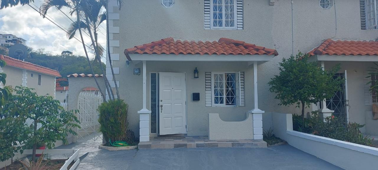 Townhouse for Sale   Kingston 6