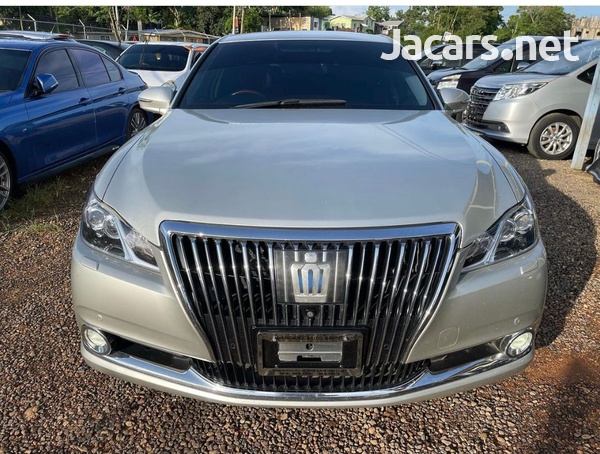 Toyota Crown 2,5L 2014
