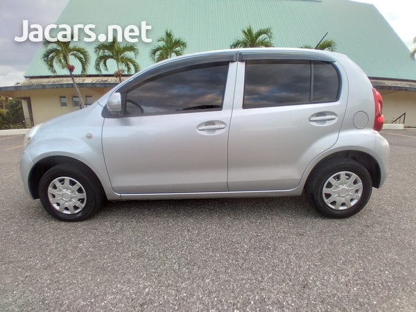 Toyota Passo 1,0L 2013