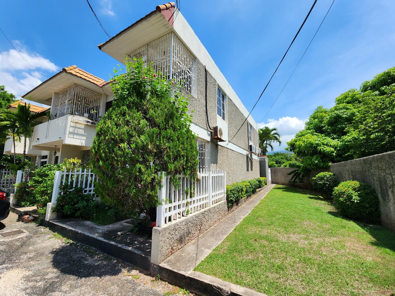 Townhouse for Sale   Kingston 8
