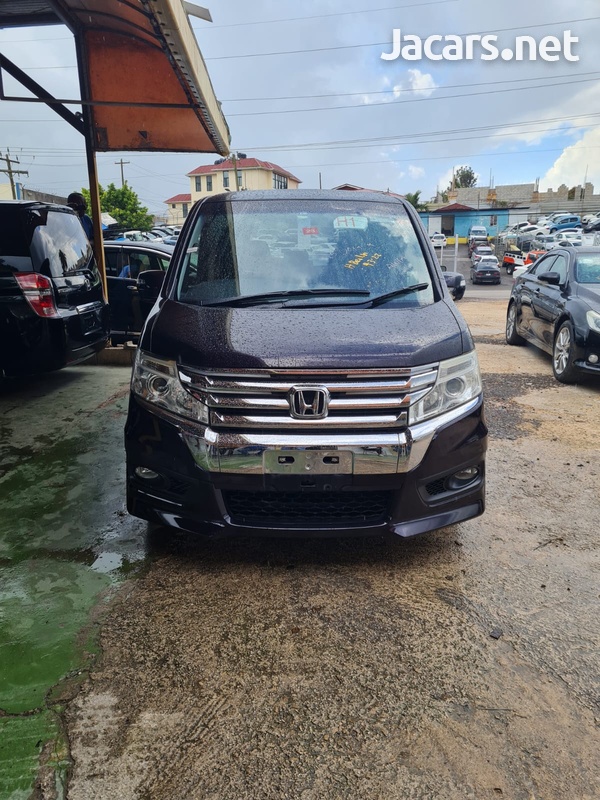 Honda Stepwgn Spada 2,0L 2013