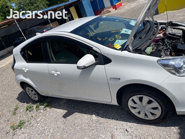 Toyota Aqua 1,5L 2016