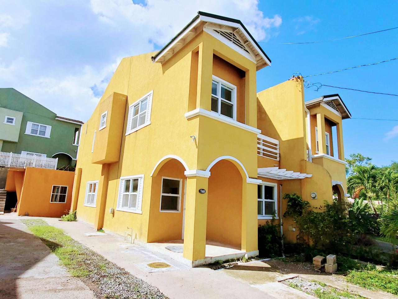 Townhouse for Rent   Runaway Bay