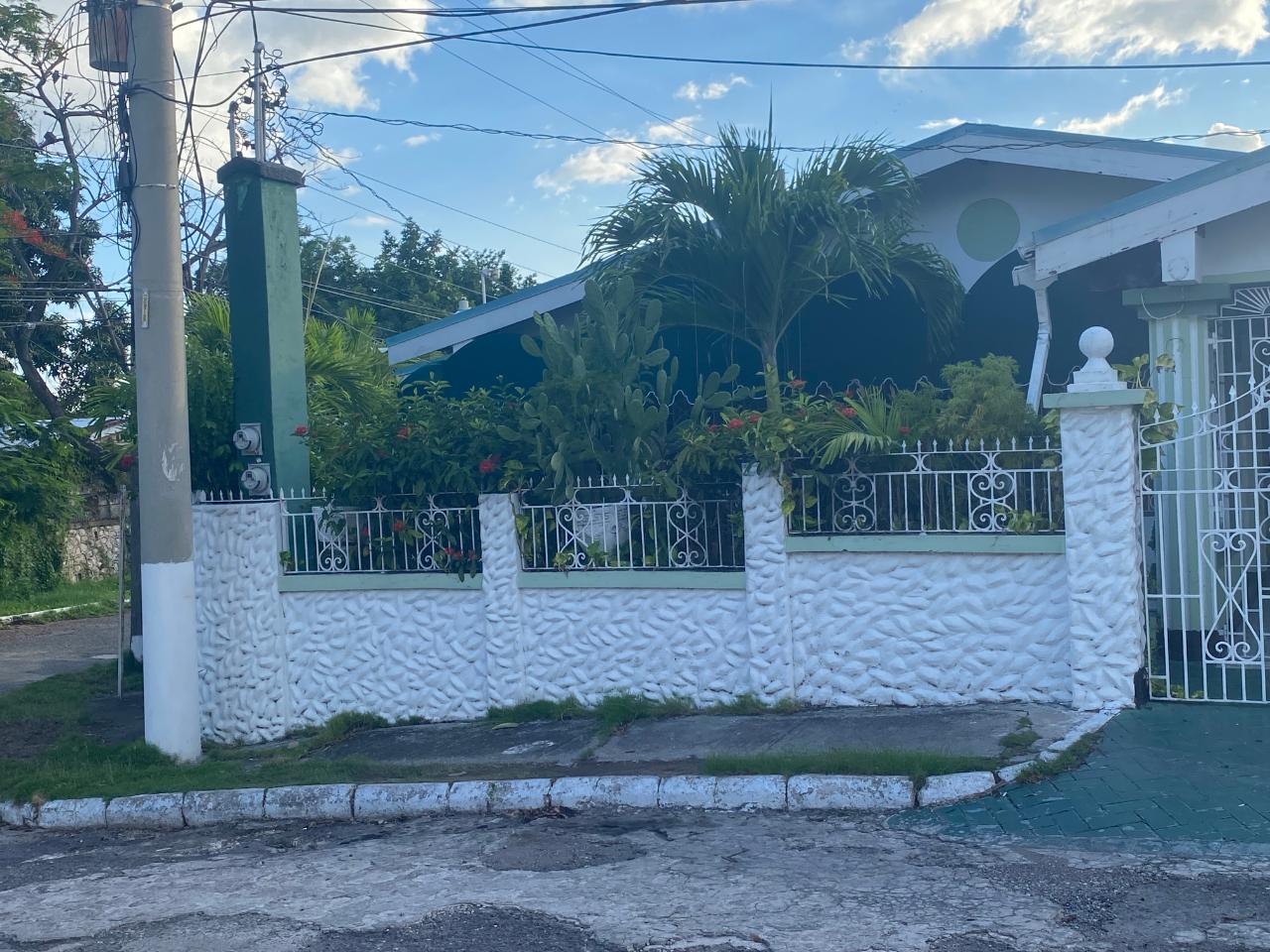 House for Sale   Kingston 19