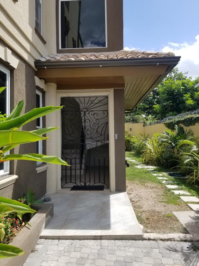 Apartment for Sale   Kingston 8