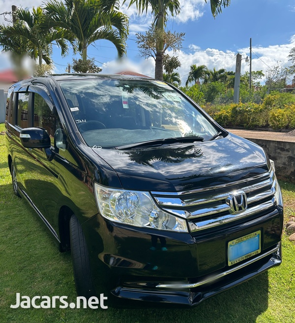 Honda Stepwgn 2,0L 2014