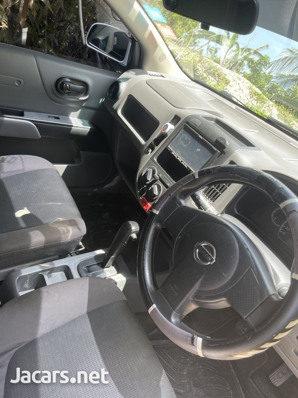 Nissan AD Wagon 1,5L 2012