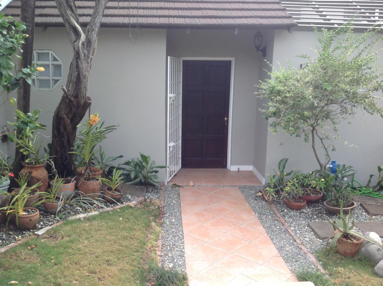 Townhouse for Rent   Kingston 8