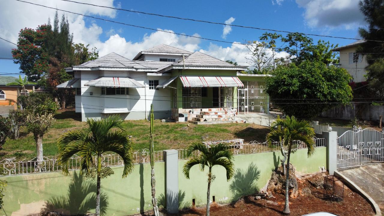 House for Sale   Hat Field