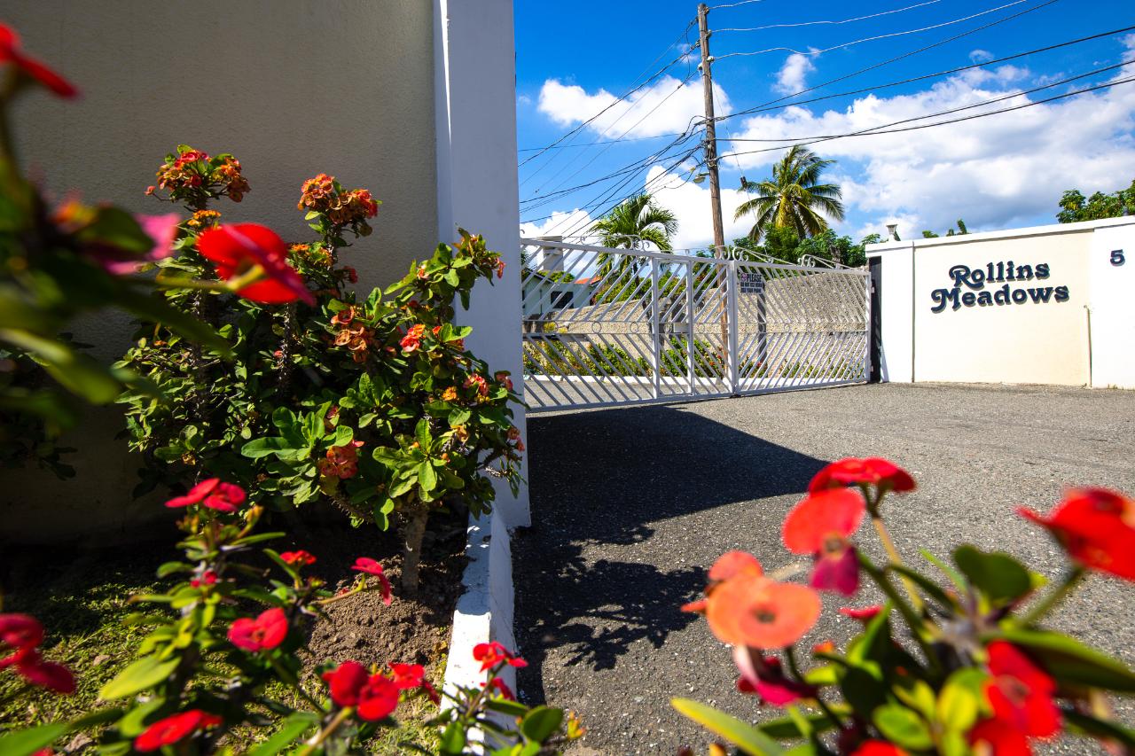 Townhouse for Sale   Kingston 6