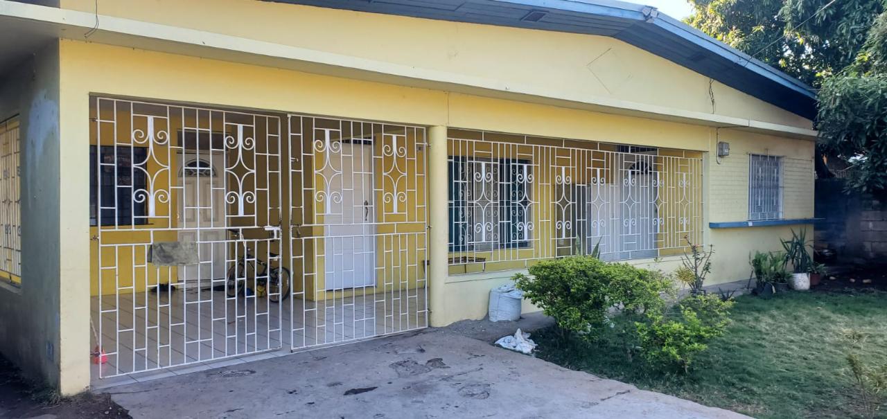 House for Sale   Kingston 10