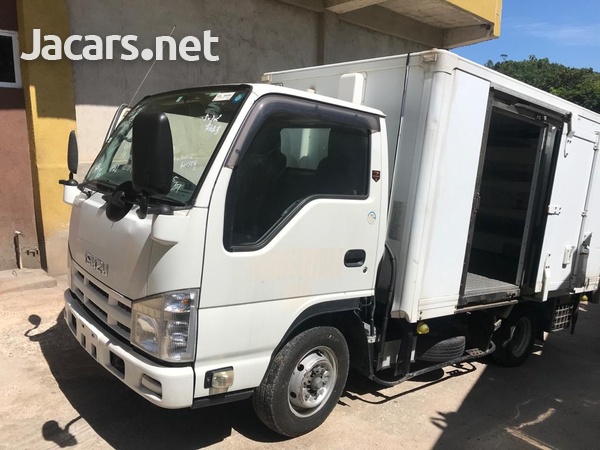 2012 Isuzu Box Truck