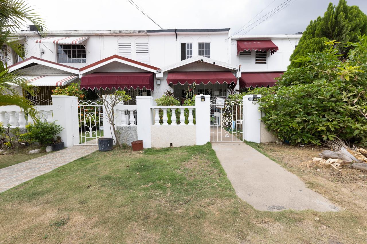 Townhouse for Rent   Kingston 10