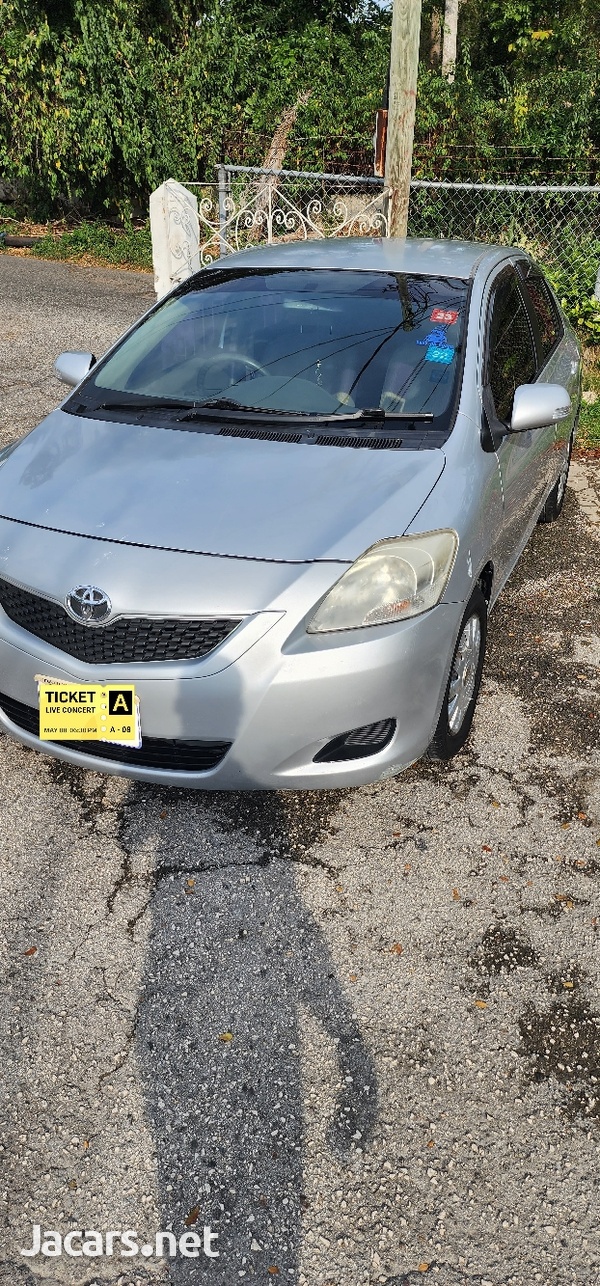 Toyota Belta 1,0L 2011