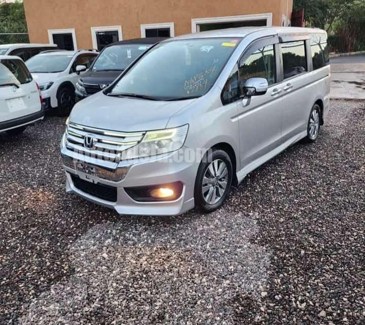 2015 Honda Stepwagon Spada
