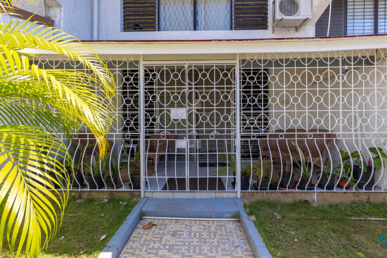 Townhouse for Sale   CONSTANT SPRING