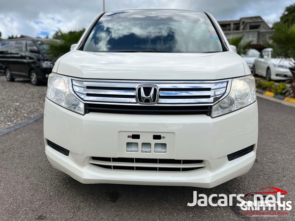 Honda Stepwgn 2,0L 2011