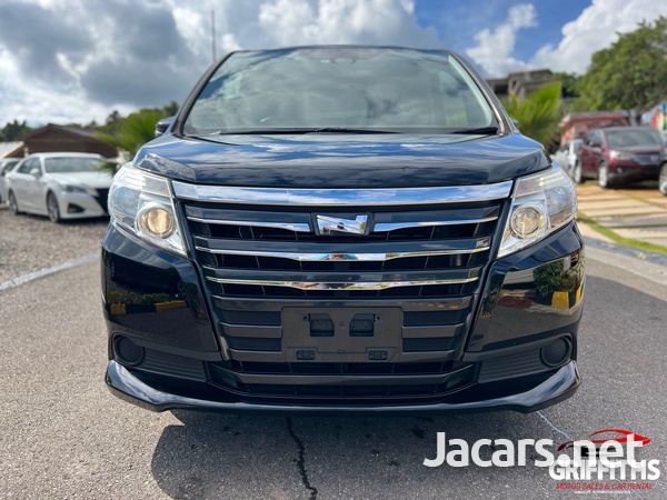 Toyota Noah 2,0L 2016