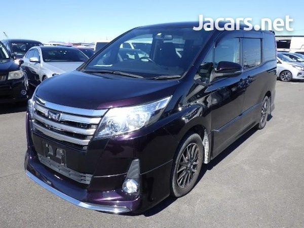 Toyota Noah 2,0L 2015