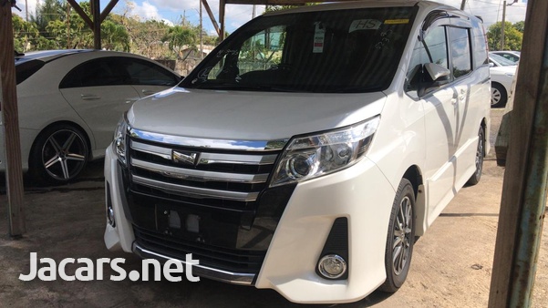 Toyota Noah 2,0L 2015