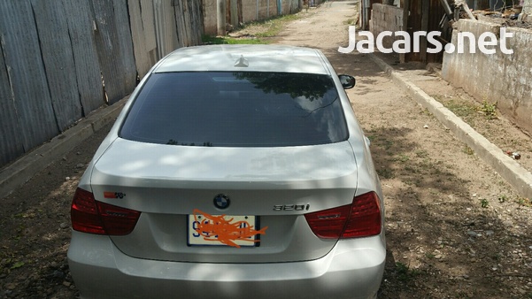 BMW 3-Series 2,2L 2011