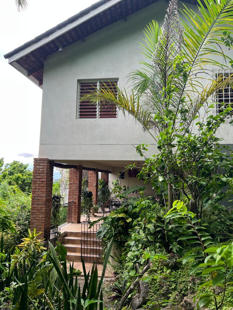 House for Sale   Kingston 8