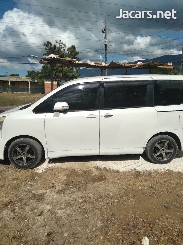 Toyota Noah 1,8L 2010