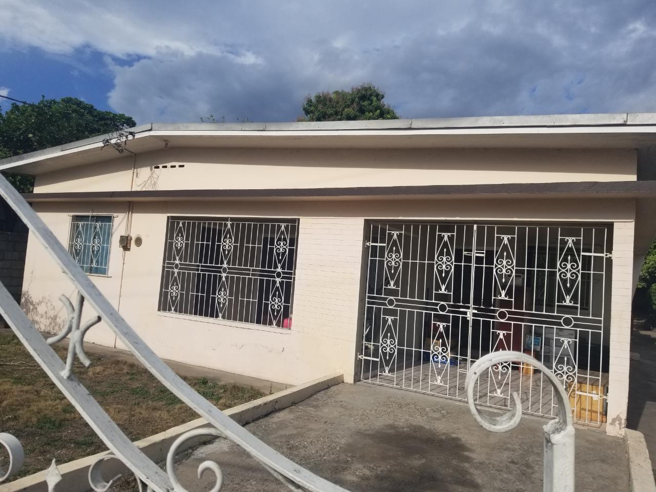House for Sale   Kingston 11
