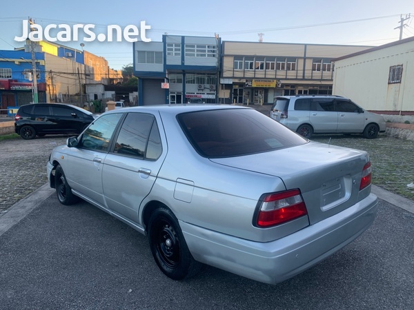 Nissan Bluebird 1,8L 1999