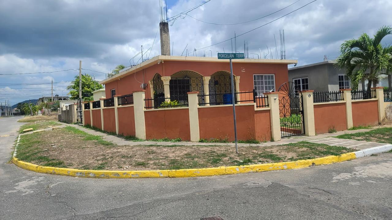 House for Sale   Spanish Town