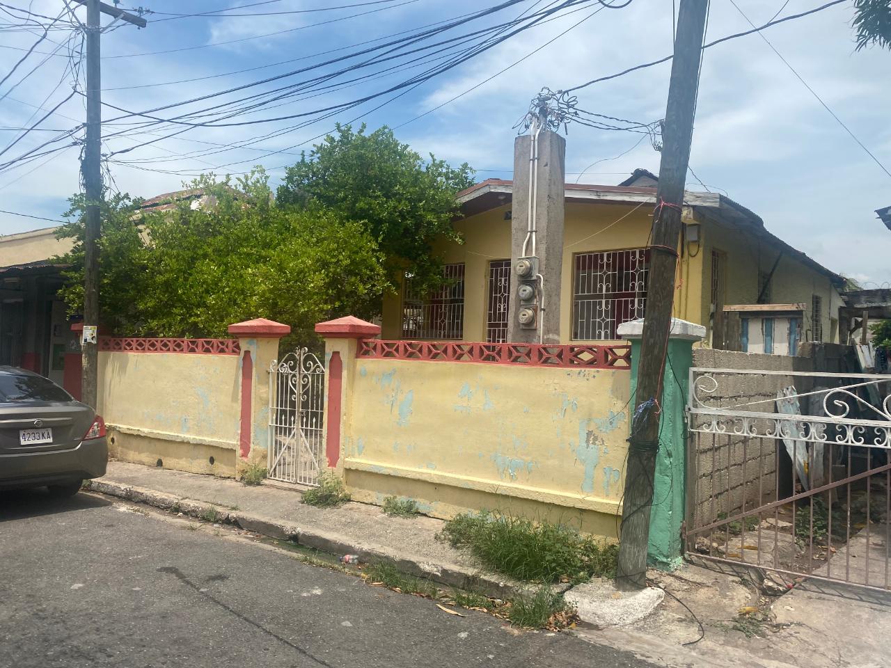House for Sale   Kingston 4