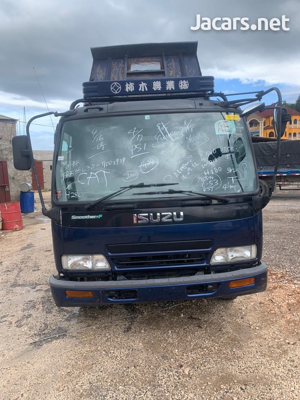 2005 Isuzu Truck