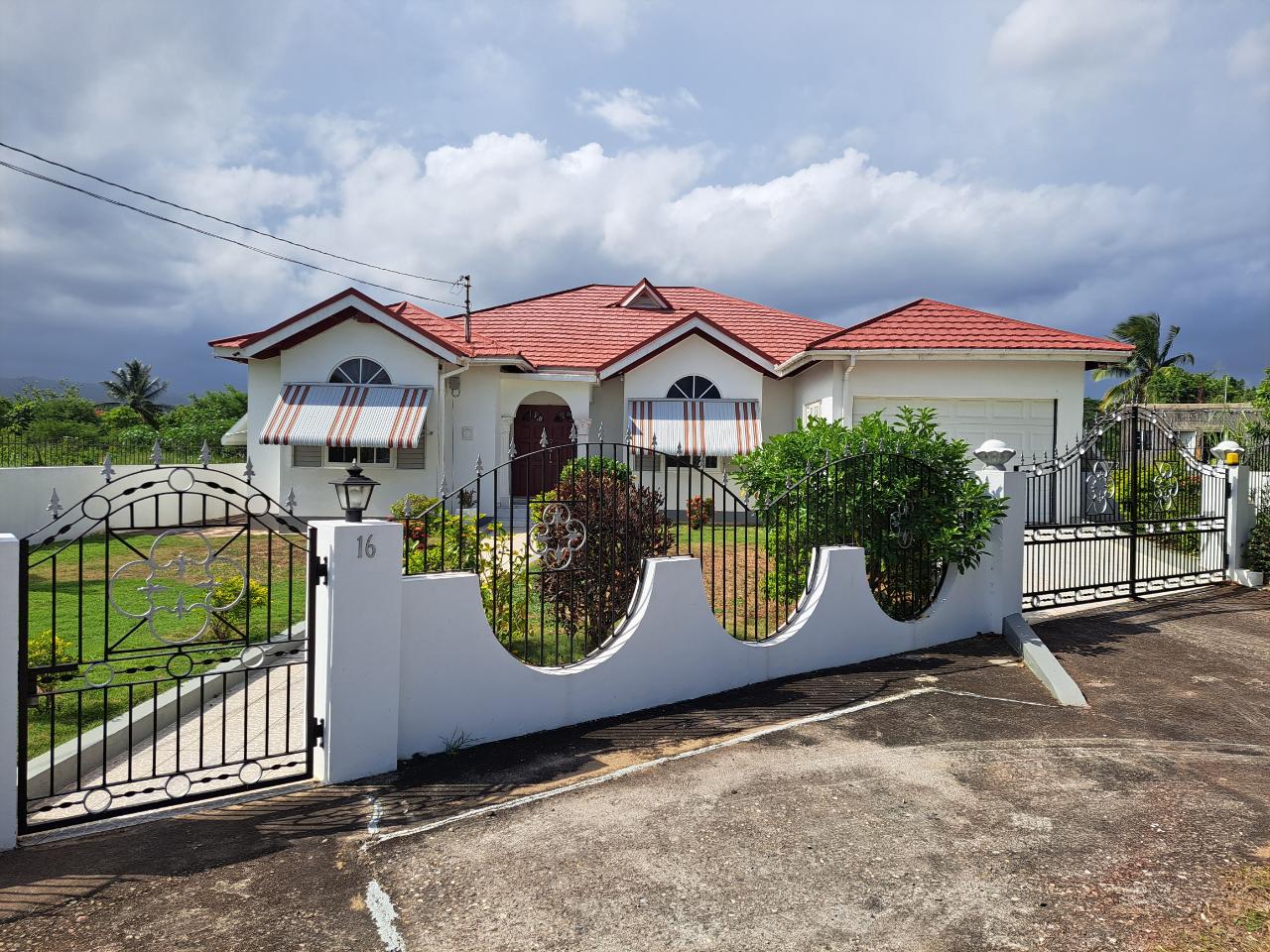 House for Sale   May Pen