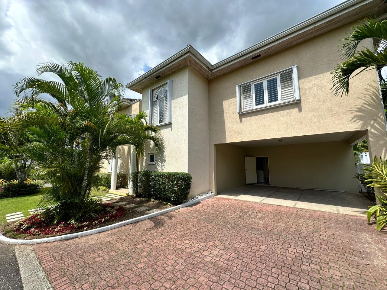 Townhouse for Rent   Kingston 8