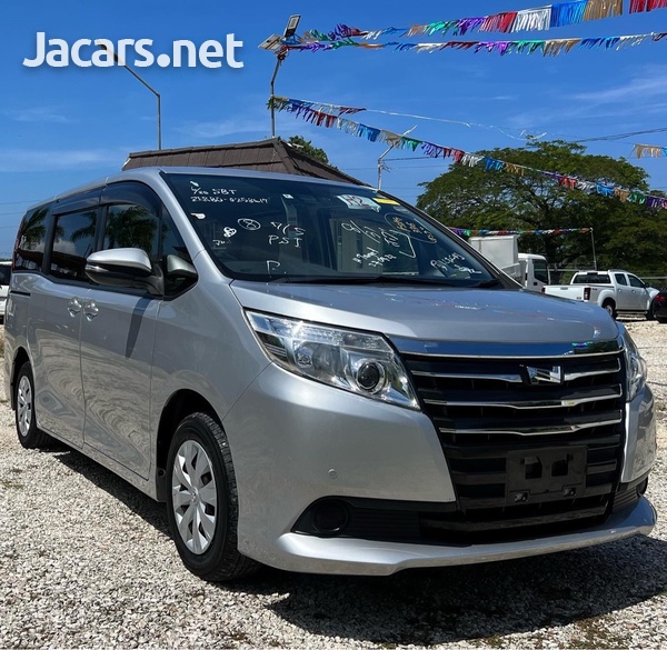 Toyota Noah 2,0L 2016