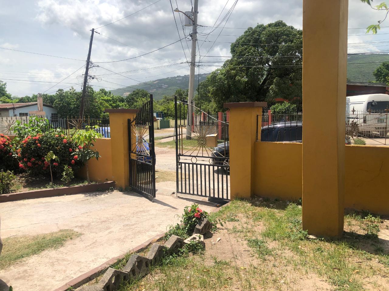 House for Sale   Kingston 20