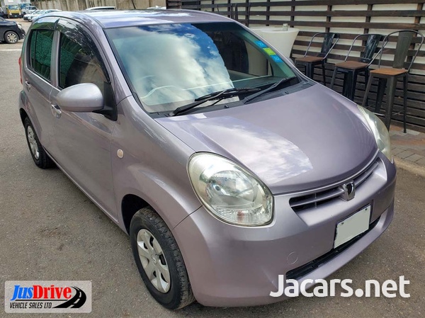 Toyota Passo 1,0L 2012