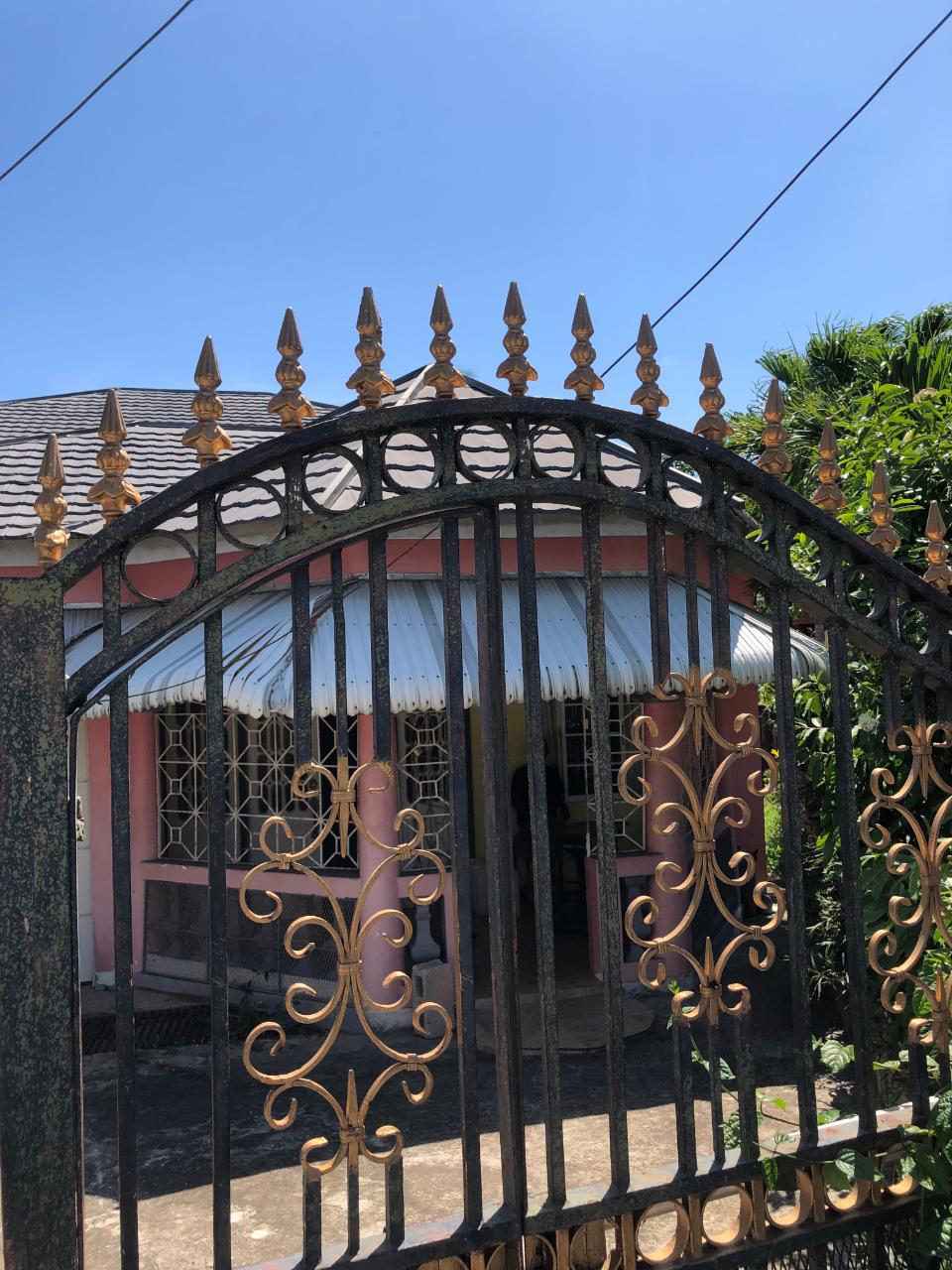 House for Sale   May Pen