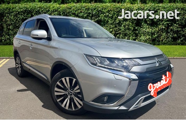 Mitsubishi Outlander or Airtrek 2,0L 2019
