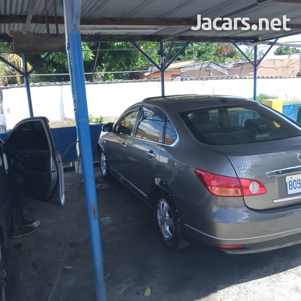 Nissan Bluebird 2,0L 2011