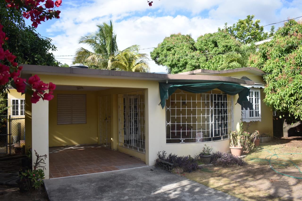 House for Sale   Kingston 10