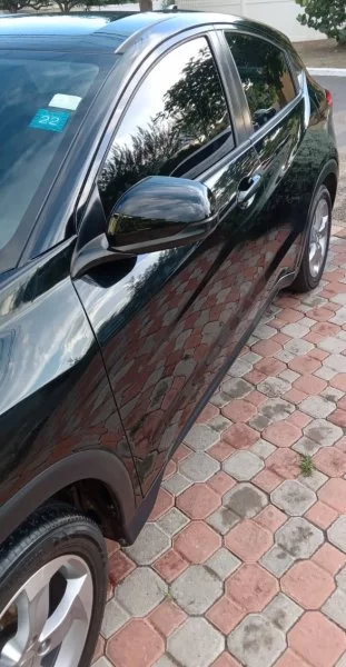 Black Honda HRV FOR SALE